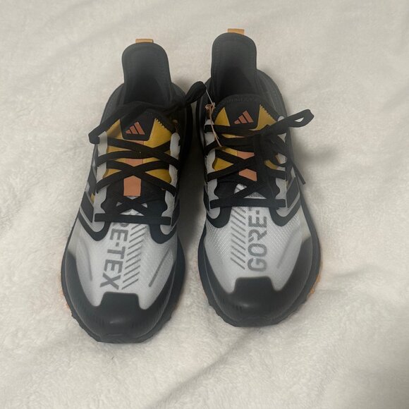 ADIDAS Ultraboost Light GTX W size 8 - Picture 1 of 7